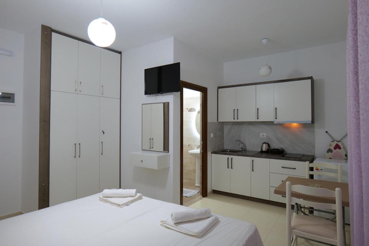 Pink Holiday Sarande Ngoại thất bức ảnh