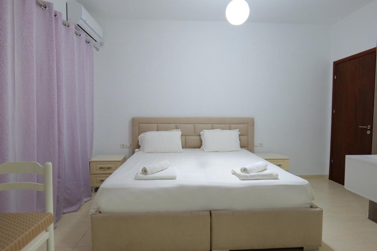 Pink Holiday Sarande Ngoại thất bức ảnh
