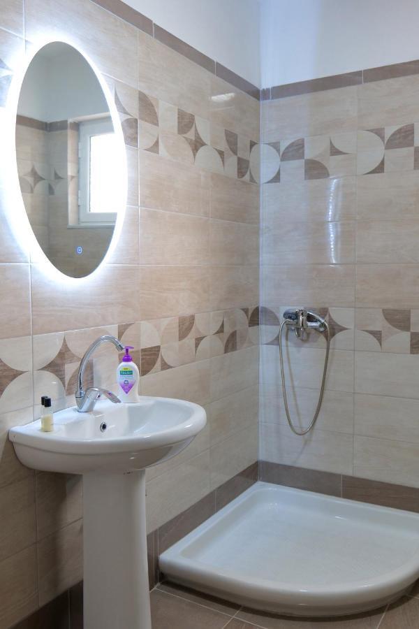 Pink Holiday Sarande Ngoại thất bức ảnh